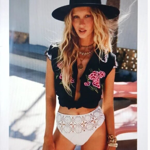 Chasing Unicorns Driving Nowhere Embroidered Blouse NWT S RARE - Picture 2 of 11